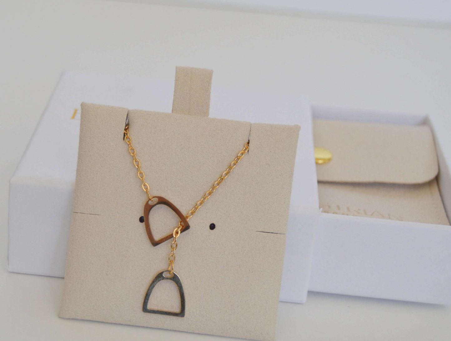 Elegant Stirrup Lariat Necklace - A Symbol of Equestrian Elegance