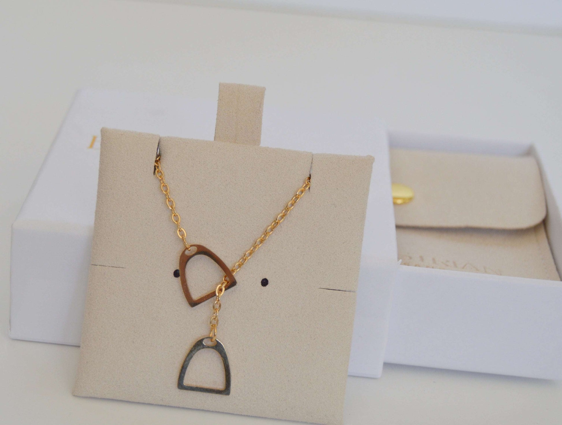 Elegant Stirrup Lariat Necklace - A Symbol of Equestrian Elegance